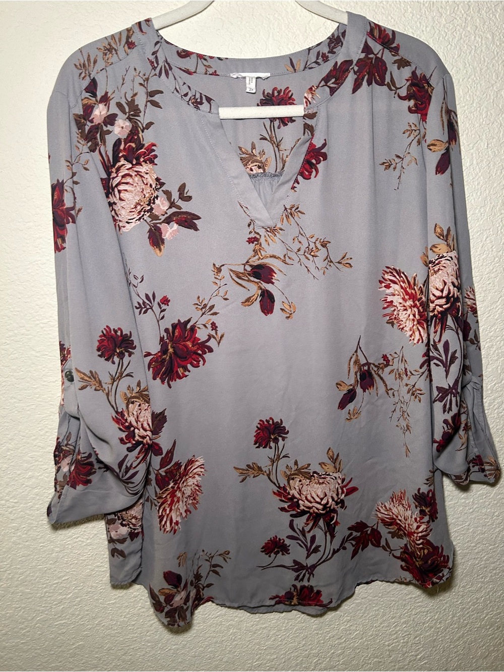 Maurices Women's Floral Split-Neck Blouse Gray Burgundy Floral Long Sleeve Light - Picture 3 of 8
